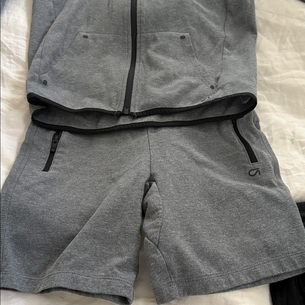Gray boy’s gap shorts and sweatshirt and sweatpants